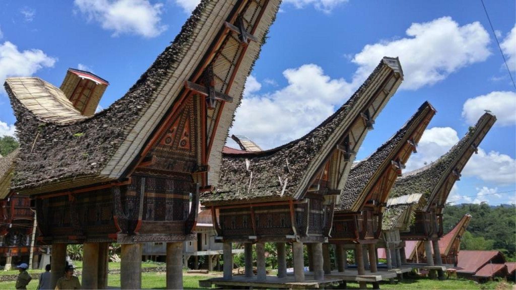 Rumah adat Toraja